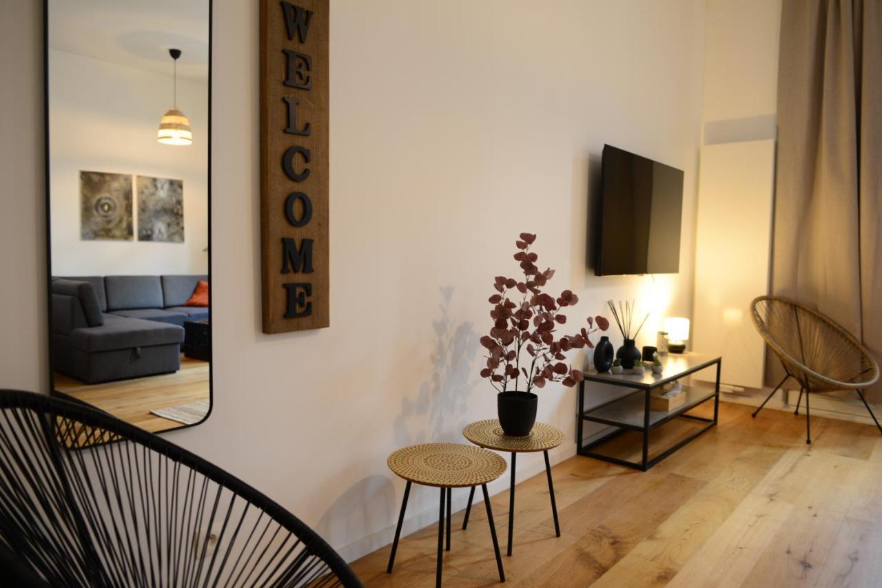 National Aparthotel *